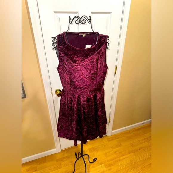 Large dress new with tags - Picture 2 of 3